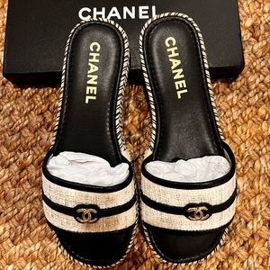 Ladies Chanel size 10 tweed slides